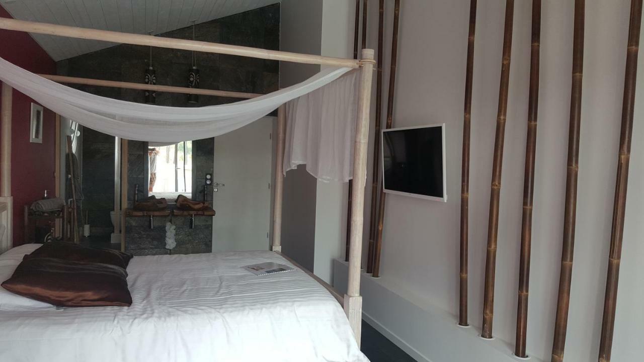 Suite Pool View